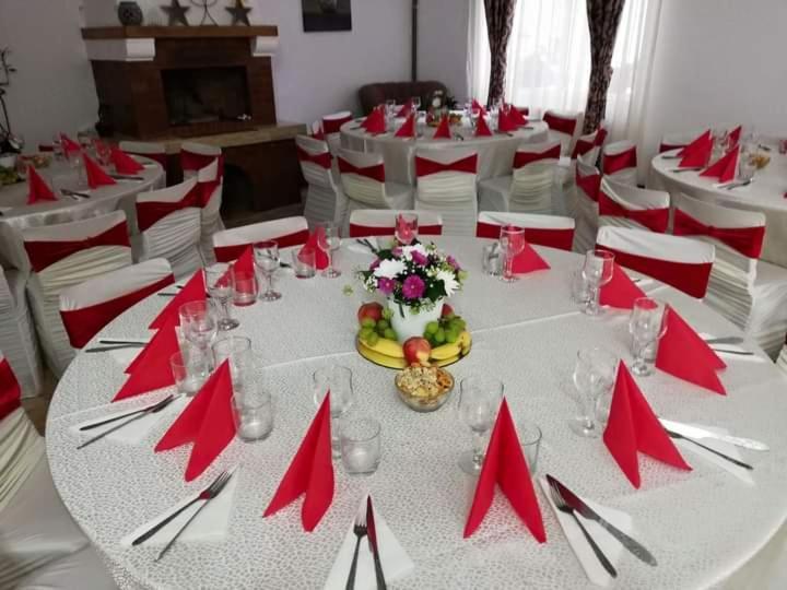 Pensiunea Broscuta Horezu Zewnętrze zdjęcie